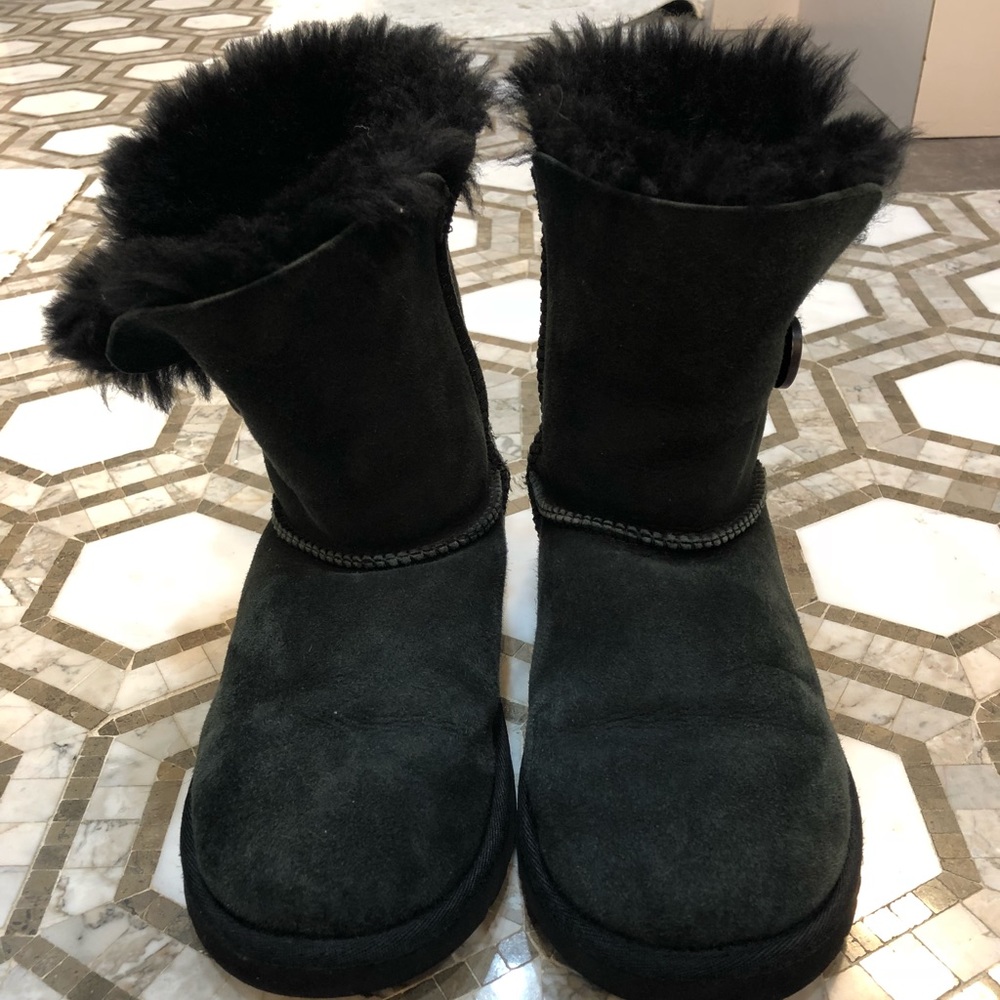 authentic UGG bailey button ll